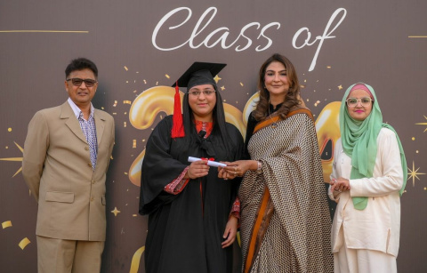 high school science lab students